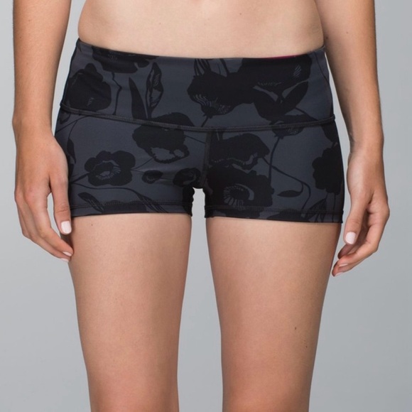 Rare! Lululemon Boogie Shorts Full-On Luxtreme Flat Inky Floral Sz 2 2014 Y2K - Picture 1 of 11